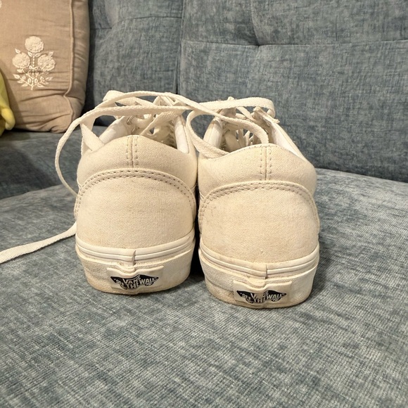 Vans - Picture 3 of 5